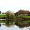 Reflets sur le lac de Bret